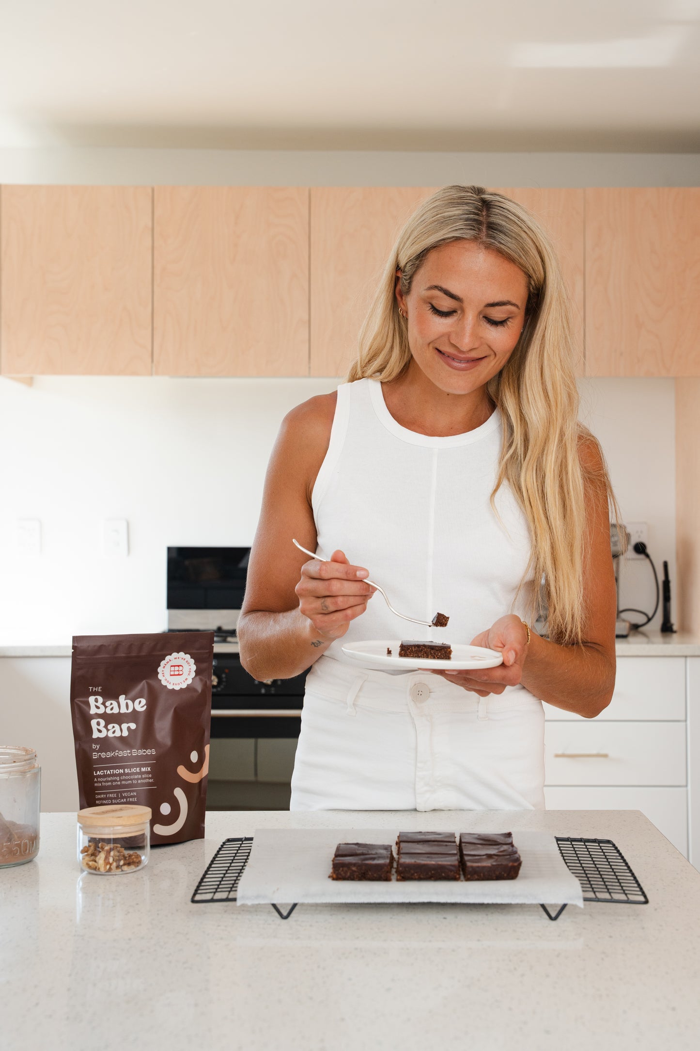 The Babe Bar Breastfeeding Slice Mix